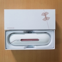 Máy hút mụn KSKIN KD803A có 3 chế độ hút khác nhau, kèm khay chứa 4 đầu hút KD803A