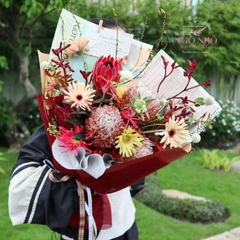 Bó hoa tông đỏ thảo đường san hô mix cúc mẫu đơn