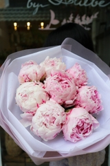 Bó Hoa Mẫu Đơn (Peony) Dáng Tròn - Nhẹ Nhàng, Nhỏ Gọn & Tinh Tế