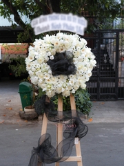 Kệ Hoa Chia Buồn & Banner