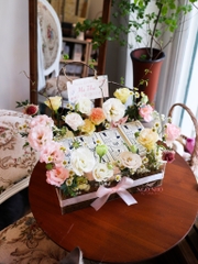 Khay Bánh Ngọt & Hoa Tươi (The 350F) | Quà Tặng Tinh Tế Từ Ngõ Nhỏ