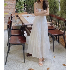 Đầm maxi  hai dây vải xốp nhăn 2 lớp hở lưng vàng,trắng