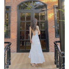 Đầm maxi  hai dây vải xốp nhăn 2 lớp hở lưng vàng,trắng