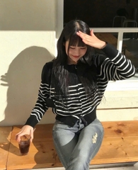 A428- Áo len cadigan kẻ đen thêu gấu hàng nhà máy