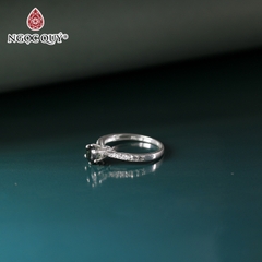 Nhẫn bạc đính đá