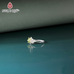 Nhẫn bạc đính đá thiên nhiên