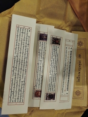 Kinh Tạng để thờ (và đọc tụng)