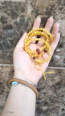 Chuỗi hổ phách mina màu vàng kem