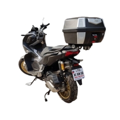 Xe Honda ADV gắn baga GIVI SR lên thùng sau GIVI B42N