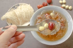 YẾN SÀO – THỰC PHẨM TUYỆT VỜI CHO SỨC KHỎE VÀ LÀ MÓN QUÀ Ý NGHĨA KHI ĐI THĂM NGƯỜI BỆNH