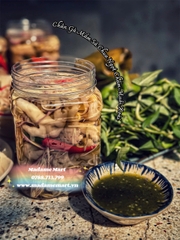 CHÂN GÀ MẮM SẢ CHUA NGỌT