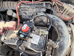 Công Tắc Ngắt Mạch Ắc Quy, điện áp: 12/24VDC, dòng điện: 200Amp, Có Hộp Chống Nước