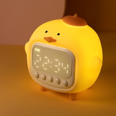 Đồng hồ báo thức kiêm đèn ngủ Gà họa sĩ Chiki