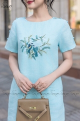 SONO - Đầm linen nút bọc tay thêu chim
