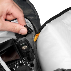 Balo máy ảnh nhỏ gọn Lowepro Fastpack BP 250 AW III - LP37332