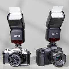 Đèn Flash máy ảnh Thinklite Godox - TT520III