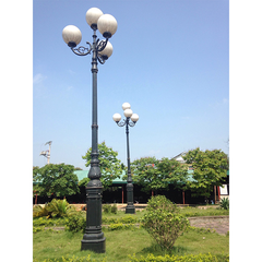 Cột đèn chiếu sáng sân vườn