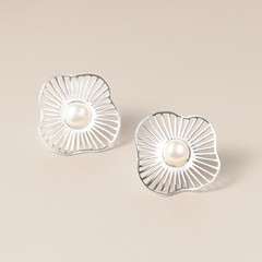 Hoa Tai Nụ Bạc 925 Mặt Ngọc Trai Tự Nhiên Hình Lá Sen Cỡ Lớn Luxury Pearls - VUE508