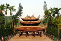 CITY TOUR HA NOI ( visit huong temple )