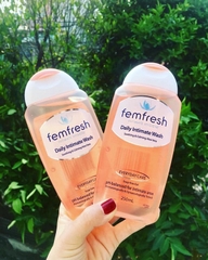 Dung Dịch Vệ Sinh Phụ Nữ Dưỡng Ẩm Cân Bằng Độ pH Femfresh Daily Intimate Wash 250ml