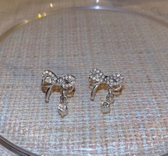 Bông tai nơ xinh xắn có đính đá