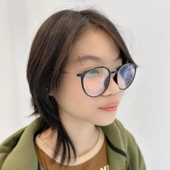 Xỏ khuyên chân mày trái