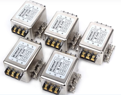 Bộ lọc nguồn CW4L2-20A-S (005) G (Có thêm đường ray hướng dẫn 20A)