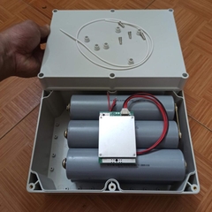 Hộp Nhựa ABS 240x175x117mm, lắp 6 cell lion 31Ah, lắp dư 4 cell sắt photphat 22ah