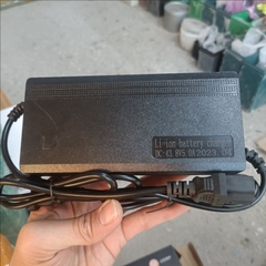 Sạc 43.8V 2A, 43.8V 3A, 43.8V 5A dùng cho pin sắt photphat hệ 12S 36V (có quạt)