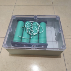 Hộp Nhựa 320x240x110mm nắp trong, lắp được 24 cell 33140 hoặc 8 cell 46160 (Chống Nước IP65)