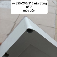 Hộp Nhựa 320x240x110mm nắp trong, lắp được 24 cell 33140 hoặc 8 cell 46160 (Chống Nước IP65)