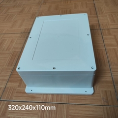 Hộp Nhựa 320x240x110mm chống nước có tai, lắp được 24 cell 33140 hoặc 8 cell 46160