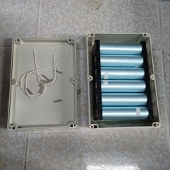 Hộp Nhựa ABS 265x185x80mm chống nước, lắp được 12 cell 33140, hoặc 24 cell 32650, 32700