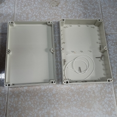 Hộp Nhựa ABS 265x185x60mm chống nước, lắp được 3 cell 46160