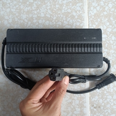 Sạc pin Li-ion hệ 13S - 54.6V 5A ( kèm jack )