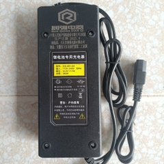 Sạc pin Li-ion hệ 13S - 54.6V 5A ( kèm jack )