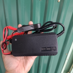 Sạc 4S 16.8V 3A, 16.8V 5A có quạt tản nhiệt và đèn báo đầy, chuyên sạc pin Li-ion