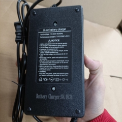 Sạc pin Li-on cho hệ 20S - 84V - 2A 3A