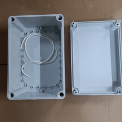 HỘP NHỰA 280x190x130mm lắp vừa 12 cell 33140 hoặc 24 cell 32650 (CHỐNG NƯỚC IP65)