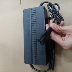 Sạc 5A pin sắt hệ 15s - 54.75V