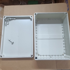 HỘP NHỰA 380x280x130mm lắp vừa 36 cell 33140 hoặc 12 cell 46160 (CHỐNG NƯỚC IP65)