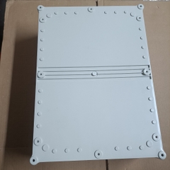 HỘP NHỰA 380x280x130mm lắp vừa 36 cell 33140 hoặc 12 cell 46160 (CHỐNG NƯỚC IP65)