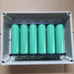 HỘP NHỰA 380x280x130mm lắp vừa 36 cell 33140 hoặc 12 cell 46160 (CHỐNG NƯỚC IP65)