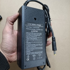 Sạc 67.2V 2A - 3A dùng cho hệ pin Li-on 16S-60V