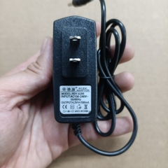 Sạc 1s 4.2v 0.5A - 1A chân kim, có đèn báo đầy, chuyên sạc pin Li-ion 3.7v