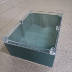 Hộp nhựa kích thước 240x175x90, lắp được 8 cell 33140