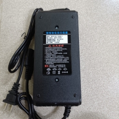 Sạc pin Li-ion hệ 13S - 54.6V 5A ( kèm jack )