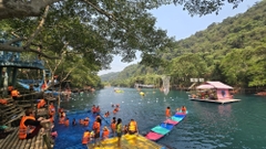 Tour Quảng Bình 2 ngày 1 đêm: Động Phong Nha – Thiên Đường – Biển Nhật Lệ – Vũng Chùa – Đá Nhảy – Đồi Cát