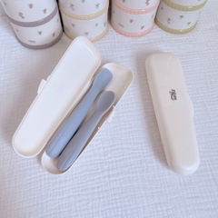 SET 2 THÌA SILICON KHỞI ĐẦU KÈM HỘP ĐỰNG