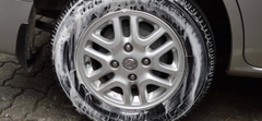 Vệ sinh lốp xe ô tô dạng bọt Bullsone chính hãng (550ml) First Class Tire Clean & Shine